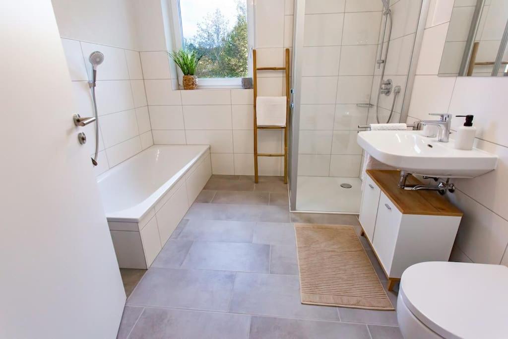 Grosse Cozy 4-Zi-Whg Mit Balkon Naehe Europa Park Und Rulantica Lägenhet Lahr  Exteriör bild
